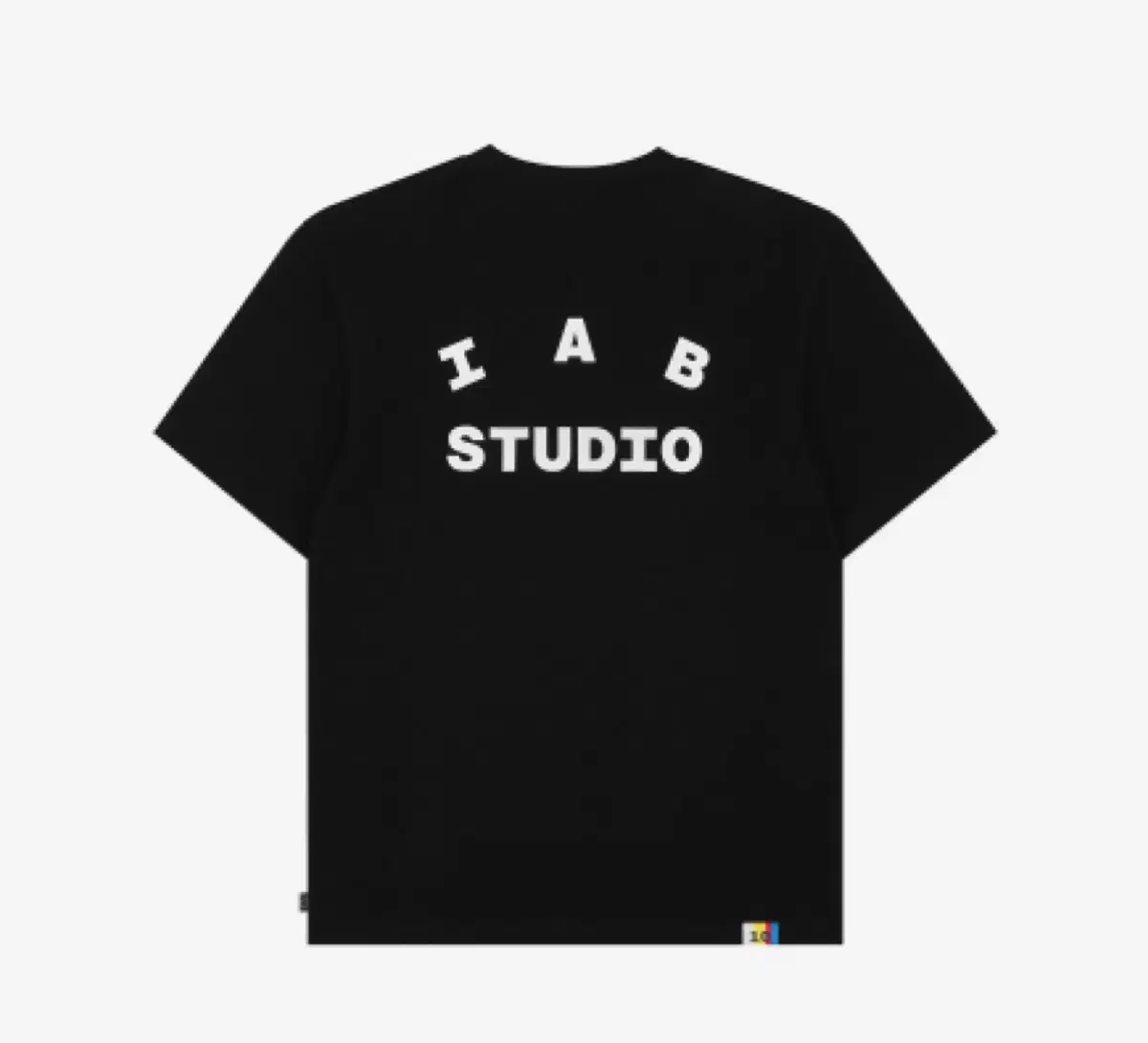 IAB STUDIO 10주년 한정판 티셔츠 블랙